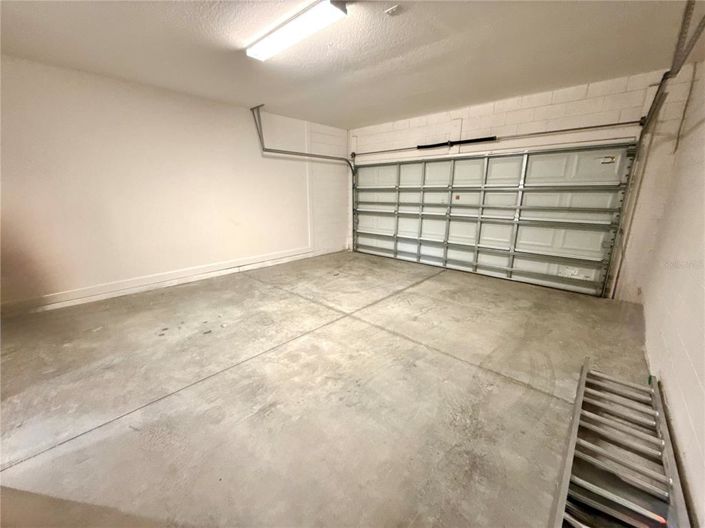 Image No.41-5 Bed House for sale