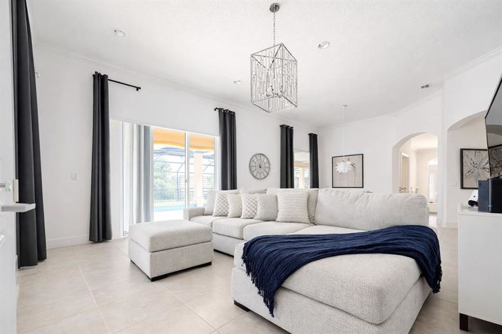 Image No.7-5 Bed House for sale