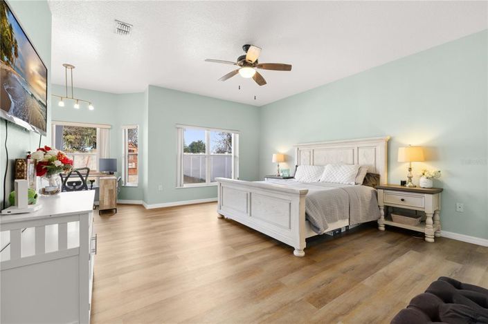 Image No.15-5 Bed House for sale