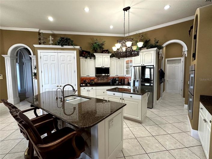 Image No.16-5 Bed House for sale