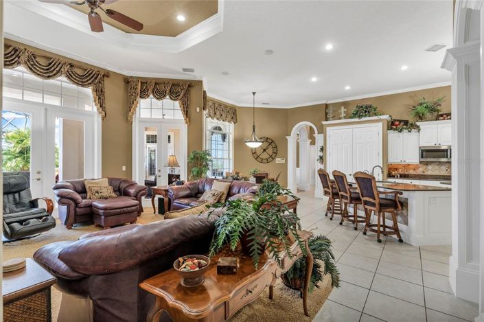 Image No.21-5 Bed House for sale