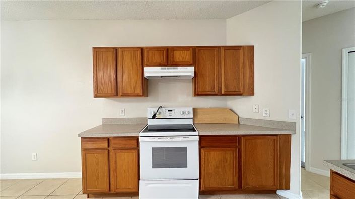 Image No.13-5 Bed House for sale