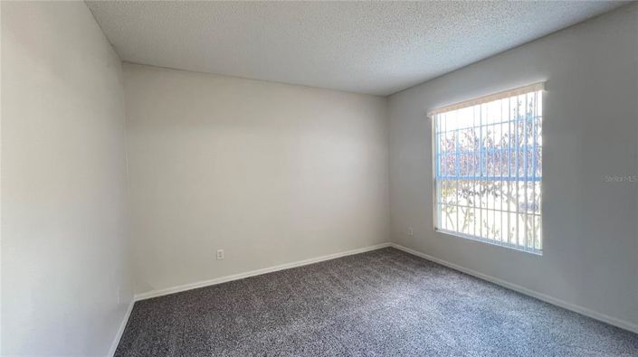 Image No.6-5 Bed House for sale