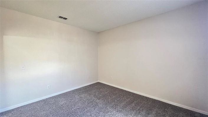 Image No.7-5 Bed House for sale