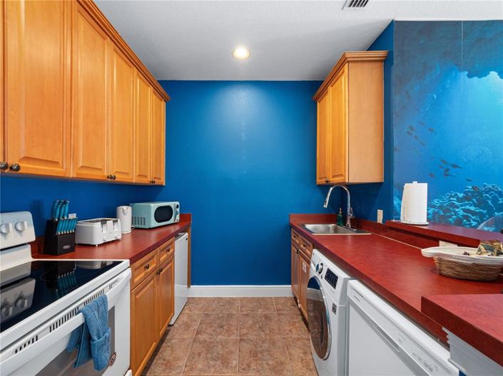 Image No.56-5 Bed House for sale