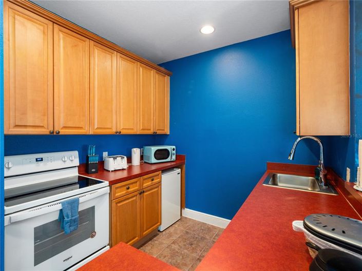 Image No.6-5 Bed House for sale