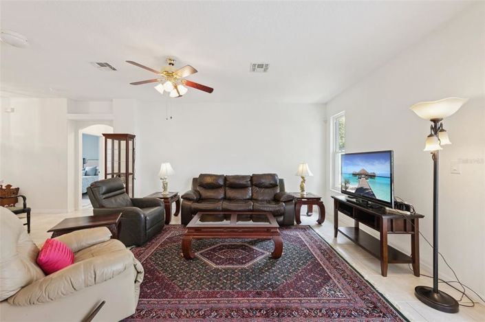 Image No.10-3 Bed House for sale