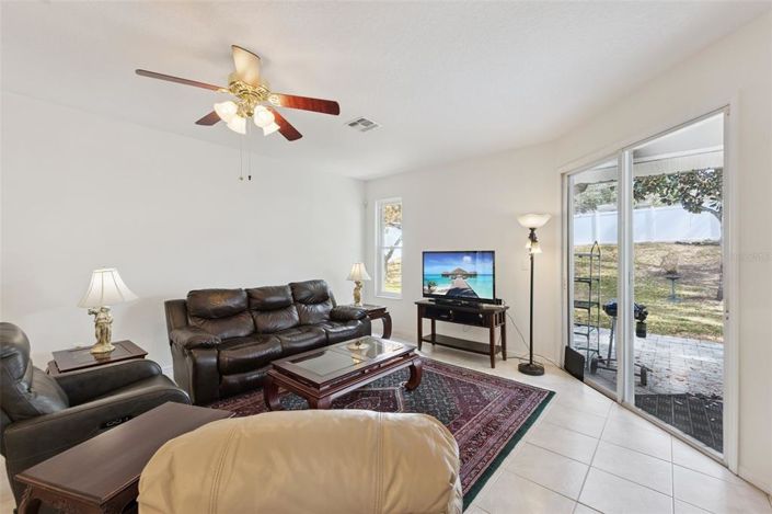 Image No.11-3 Bed House for sale