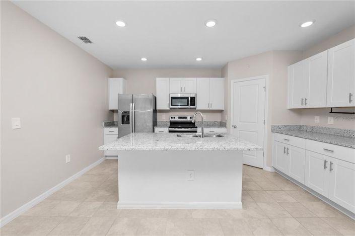 Image No.12-5 Bed House for sale