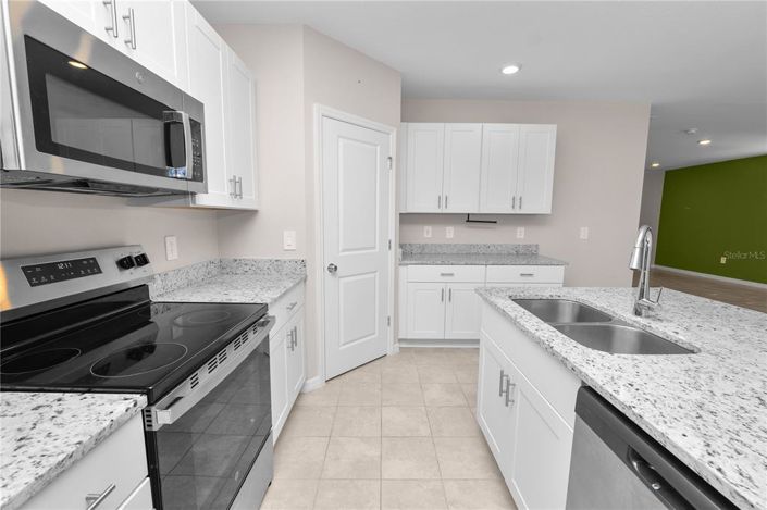 Image No.16-5 Bed House for sale