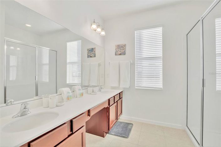 Image No.15-8 Bed House for sale