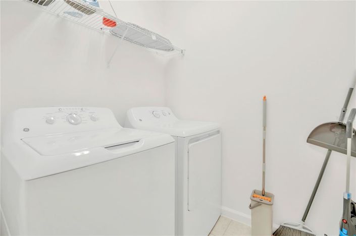 Image No.28-8 Bed House for sale