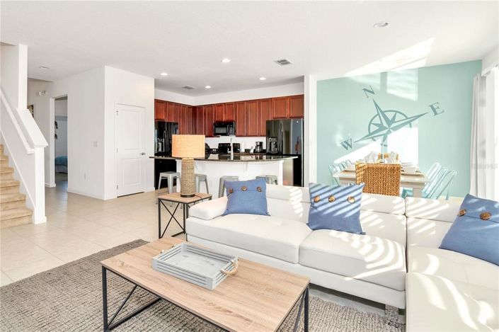 Image No.3-8 Bed House for sale