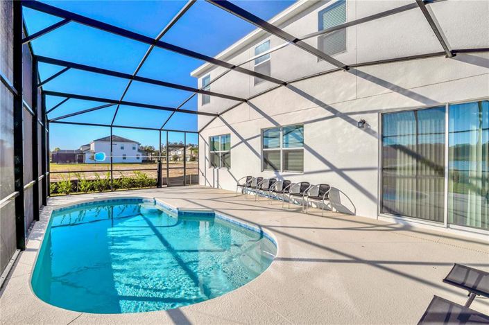 Image No.30-8 Bed House for sale