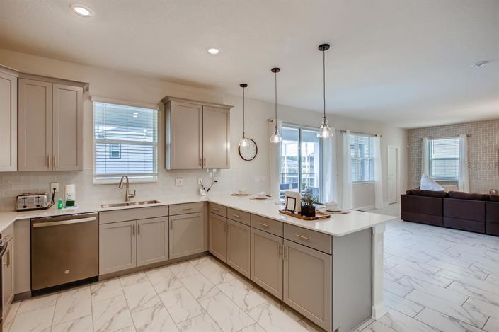 Image No.11-6 Bed House for sale