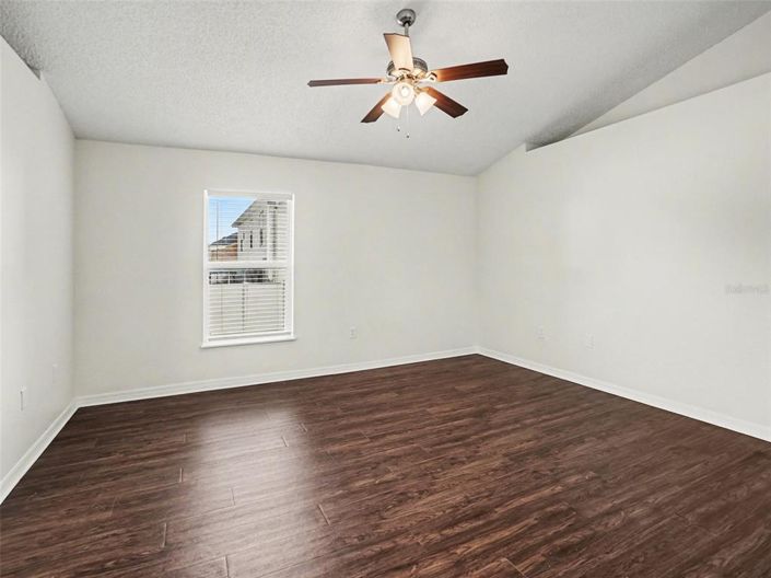 Image No.15-3 Bed House for sale