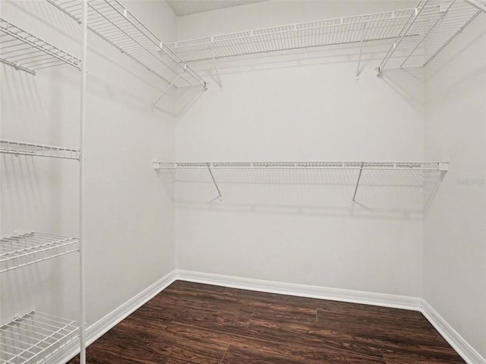 Image No.17-3 Bed House for sale