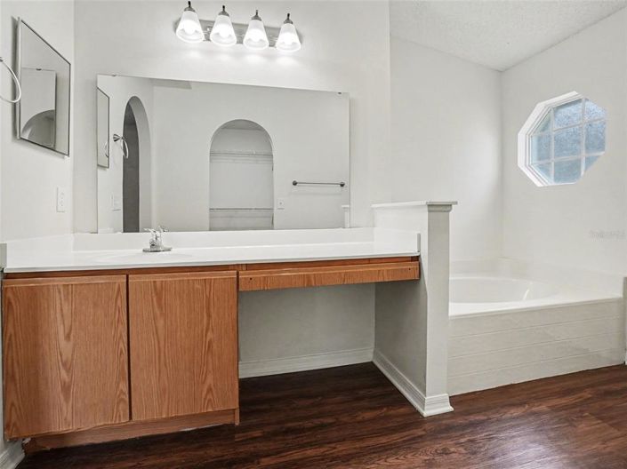 Image No.18-3 Bed House for sale