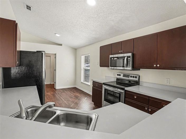 Image No.9-3 Bed House for sale