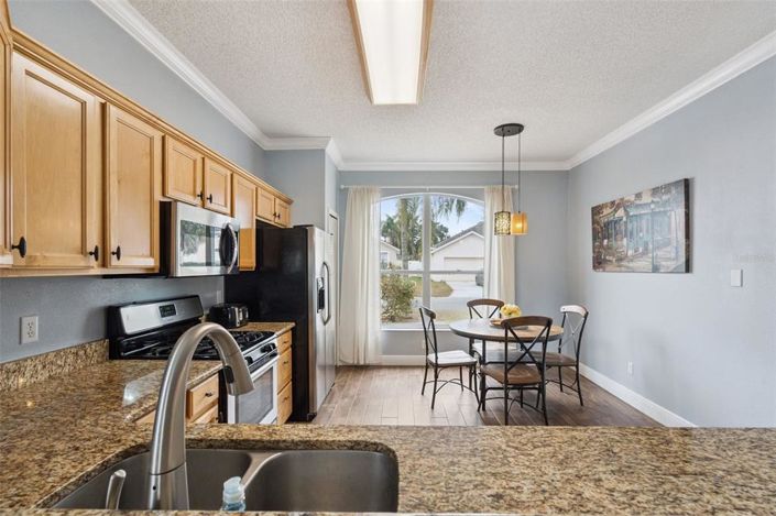 Image No.11-3 Bed House for sale