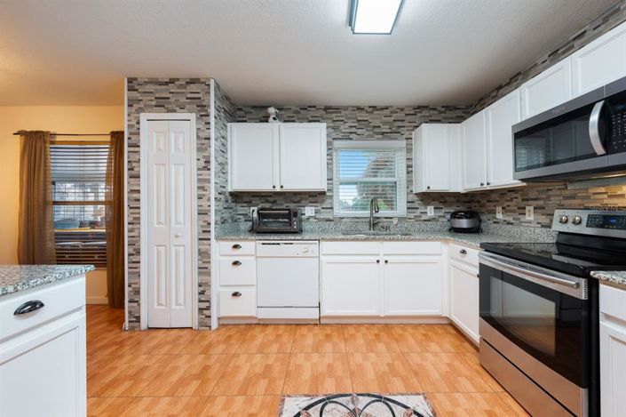 Image No.10-4 Bed House for sale