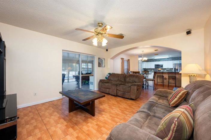 Image No.12-4 Bed House for sale