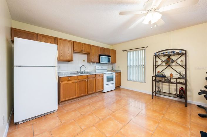 Image No.24-4 Bed House for sale