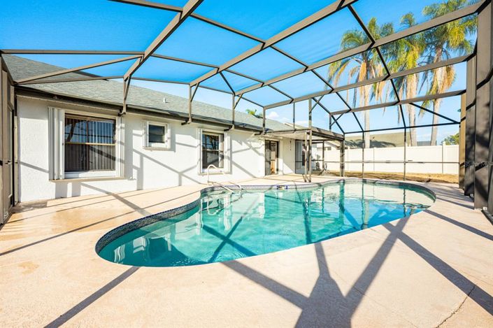 Image No.18-3 Bed House for sale