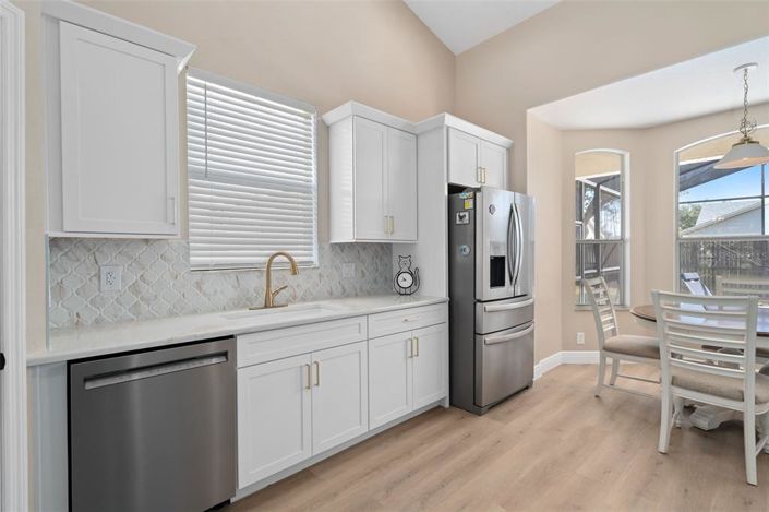 Image No.3-5 Bed House for sale