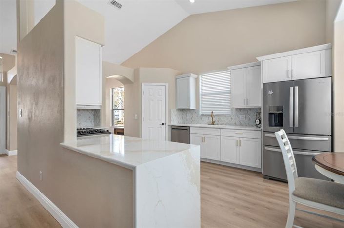 Image No.5-5 Bed House for sale