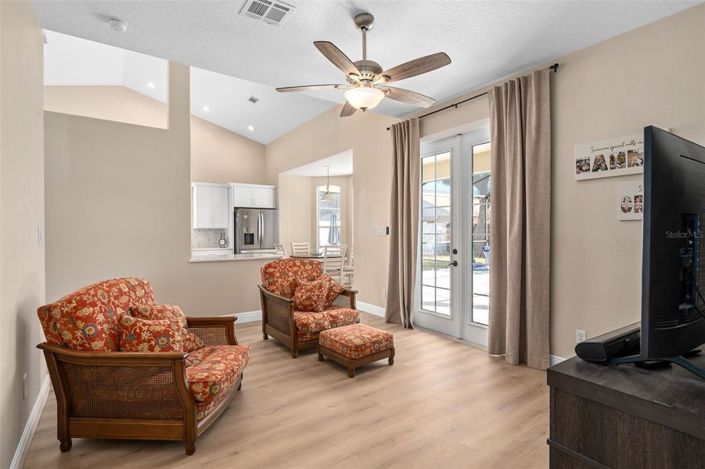 Image No.9-5 Bed House for sale