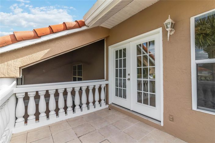 Image No.25-3 Bed Townhouse for sale