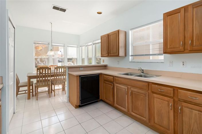 Image No.6-3 Bed Townhouse for sale