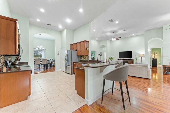 Image No.10-5 Bed House for sale