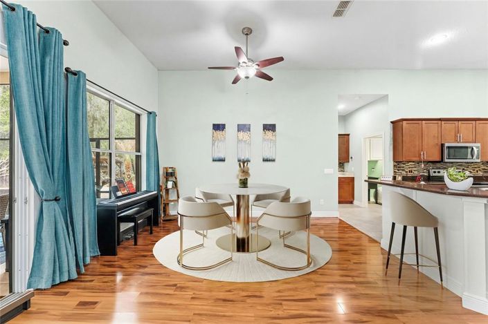 Image No.11-5 Bed House for sale