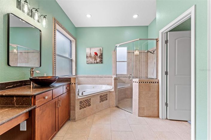 Image No.18-5 Bed House for sale