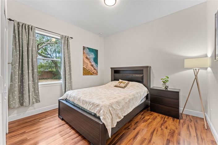 Image No.20-5 Bed House for sale