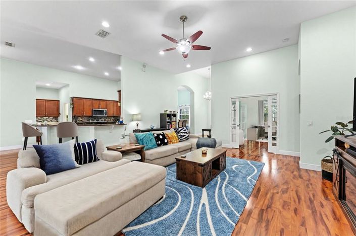 Image No.3-5 Bed House for sale