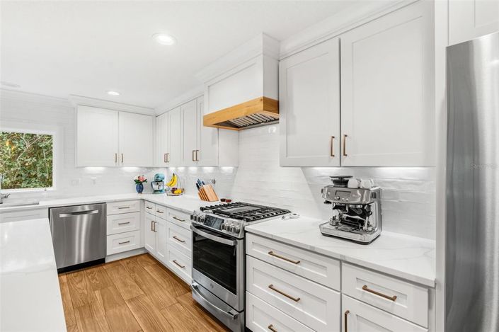 Image No.10-3 Bed House for sale