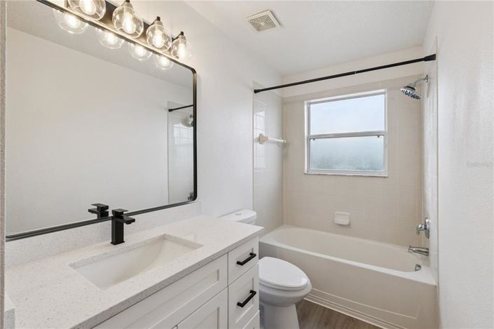 Image No.24-4 Bed House for sale