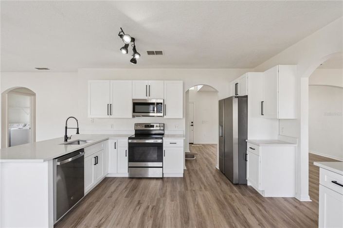 Image No.8-4 Bed House for sale