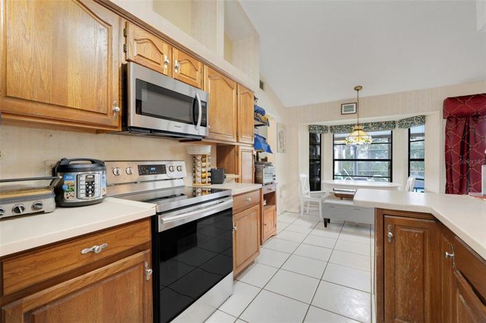 Image No.11-5 Bed House for sale