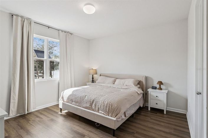 Image No.18-4 Bed House for sale