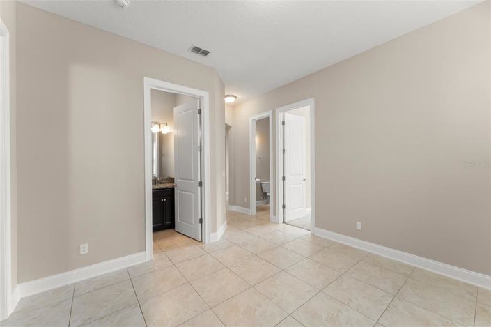 Image No.12-4 Bed House for sale