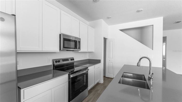 Image No.11-4 Bed Townhouse for sale