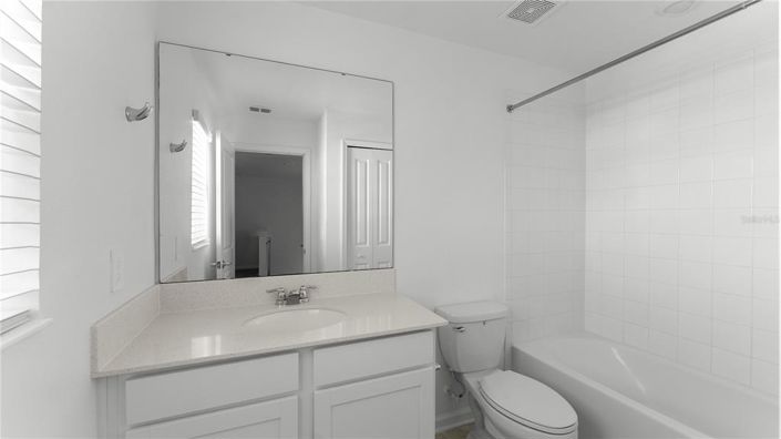 Image No.30-4 Bed Townhouse for sale