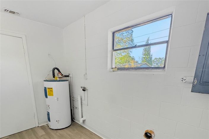 Image No.10-3 Bed House for sale