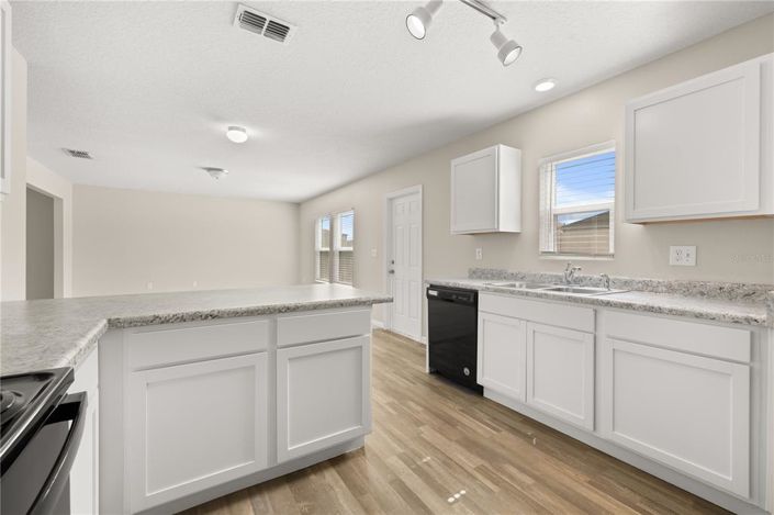 Image No.21-4 Bed House for sale