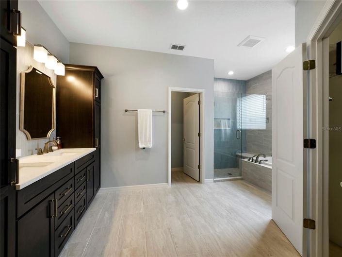 Image No.11-5 Bed House for sale