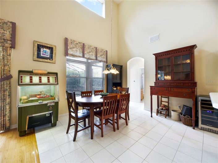 Image No.12-5 Bed House for sale